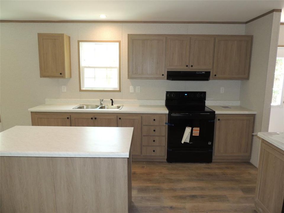 For Sale: $229,000 (3 beds, 2 baths, 1493 Square Feet)