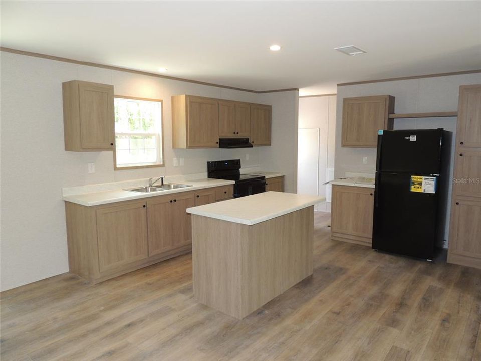 For Sale: $229,000 (3 beds, 2 baths, 1493 Square Feet)