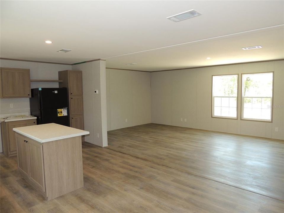 For Sale: $229,000 (3 beds, 2 baths, 1493 Square Feet)