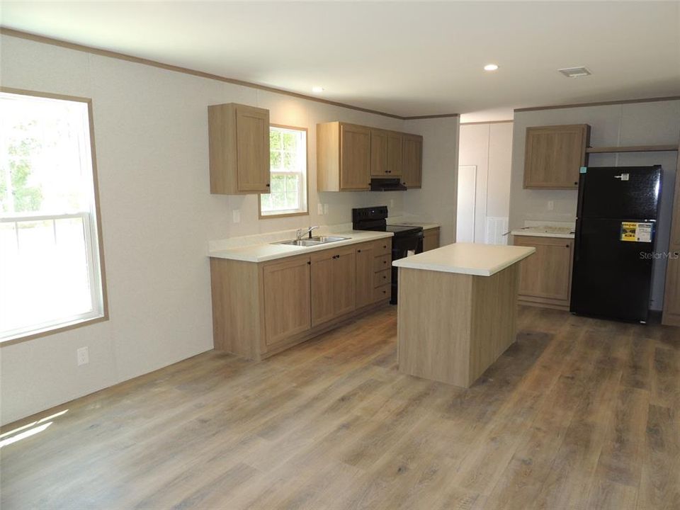 For Sale: $229,000 (3 beds, 2 baths, 1493 Square Feet)
