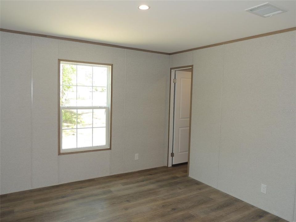 For Sale: $229,000 (3 beds, 2 baths, 1493 Square Feet)