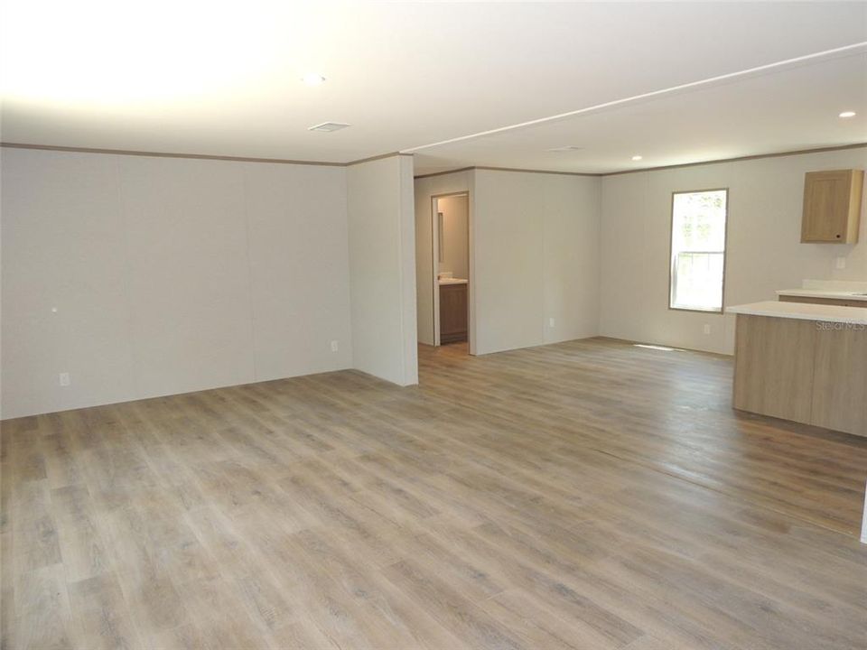 For Sale: $229,000 (3 beds, 2 baths, 1493 Square Feet)