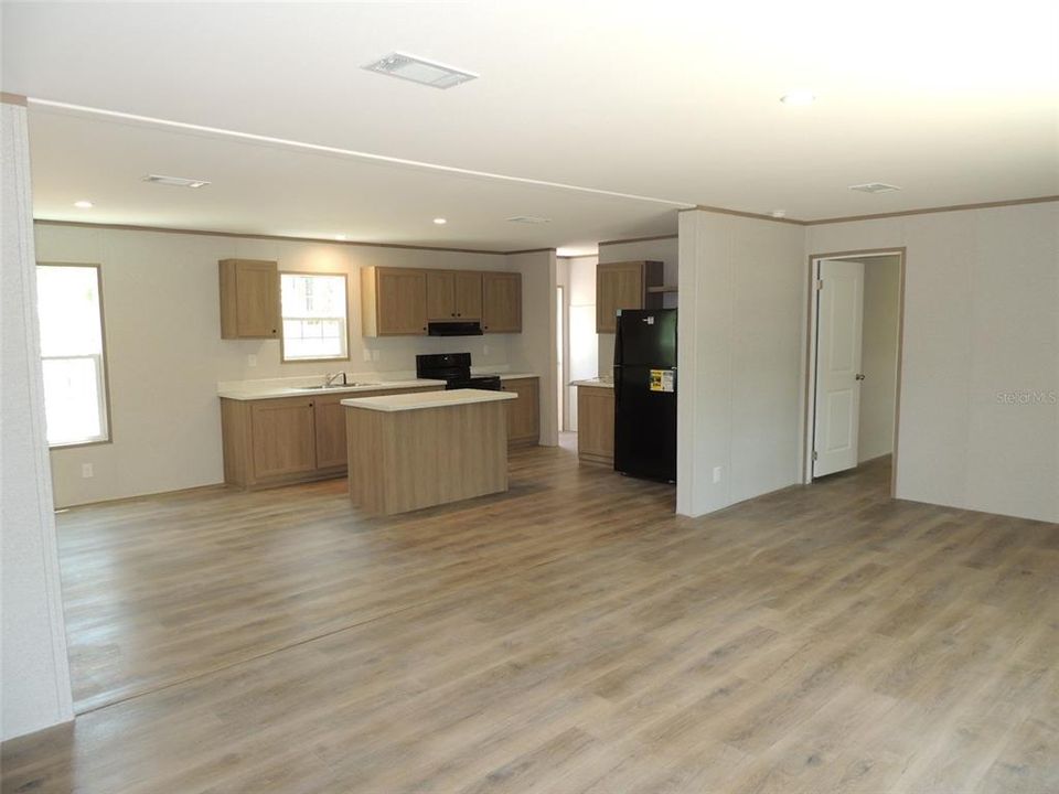 For Sale: $229,000 (3 beds, 2 baths, 1493 Square Feet)
