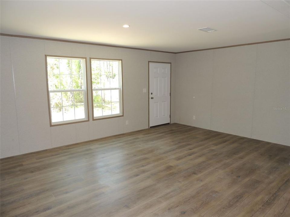 For Sale: $229,000 (3 beds, 2 baths, 1493 Square Feet)