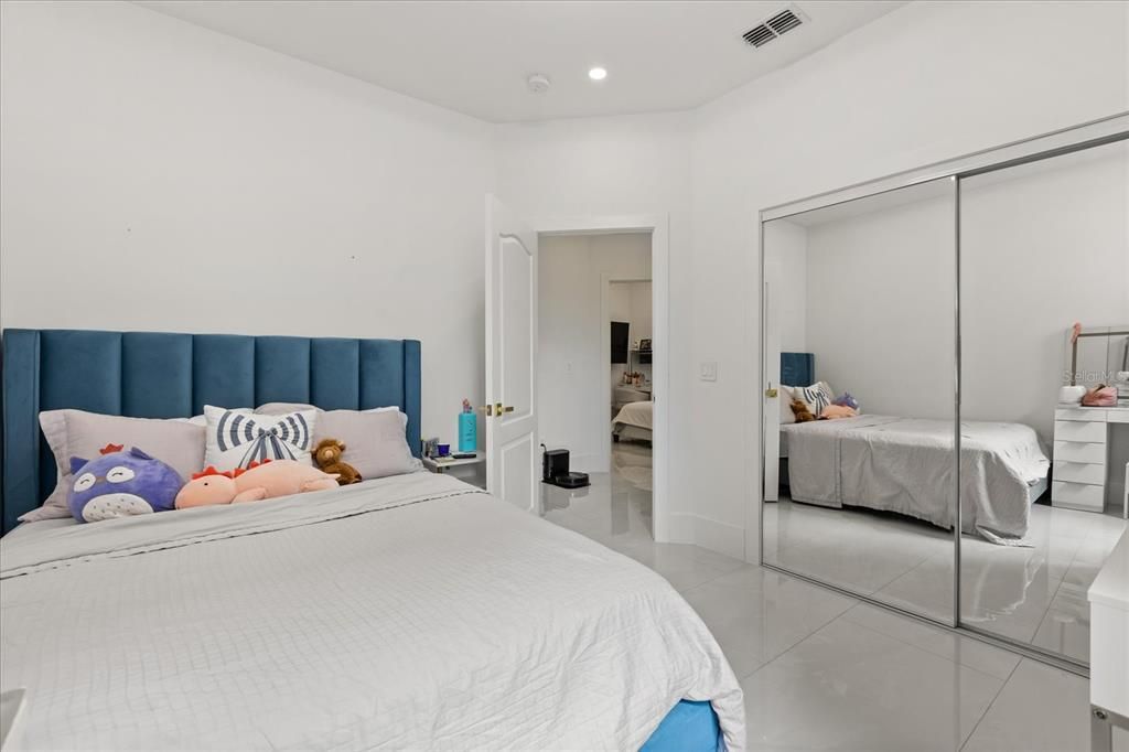 En Venta: $679,000 (4 camas, 4 baños, 2134 Pies cuadrados)
