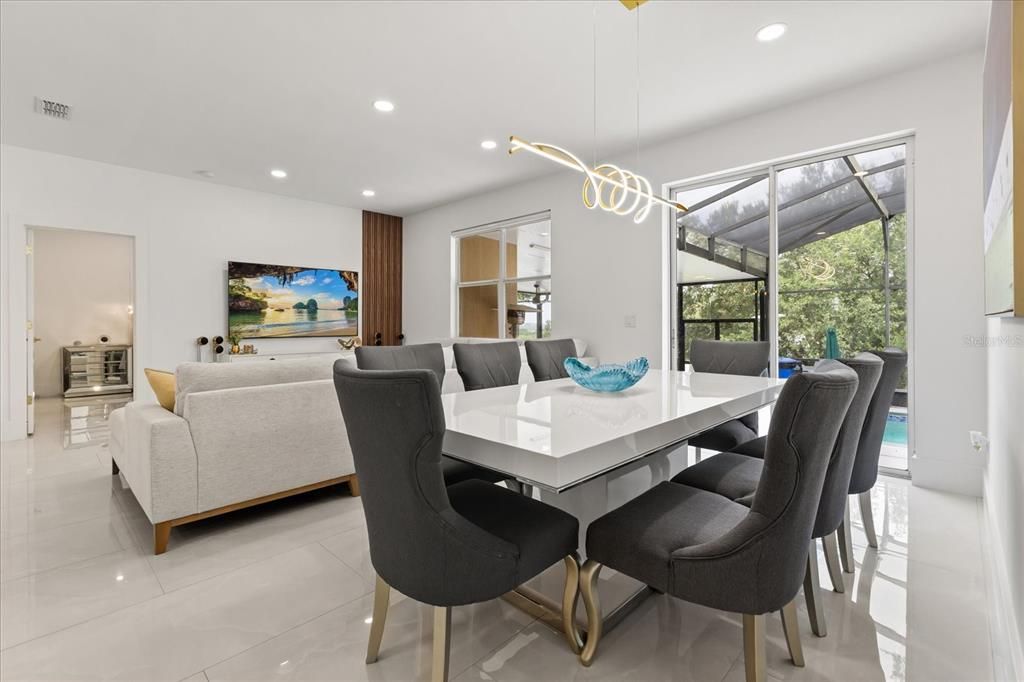 En Venta: $679,000 (4 camas, 4 baños, 2134 Pies cuadrados)