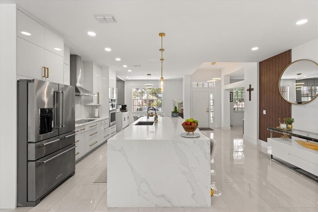 En Venta: $679,000 (4 camas, 4 baños, 2134 Pies cuadrados)