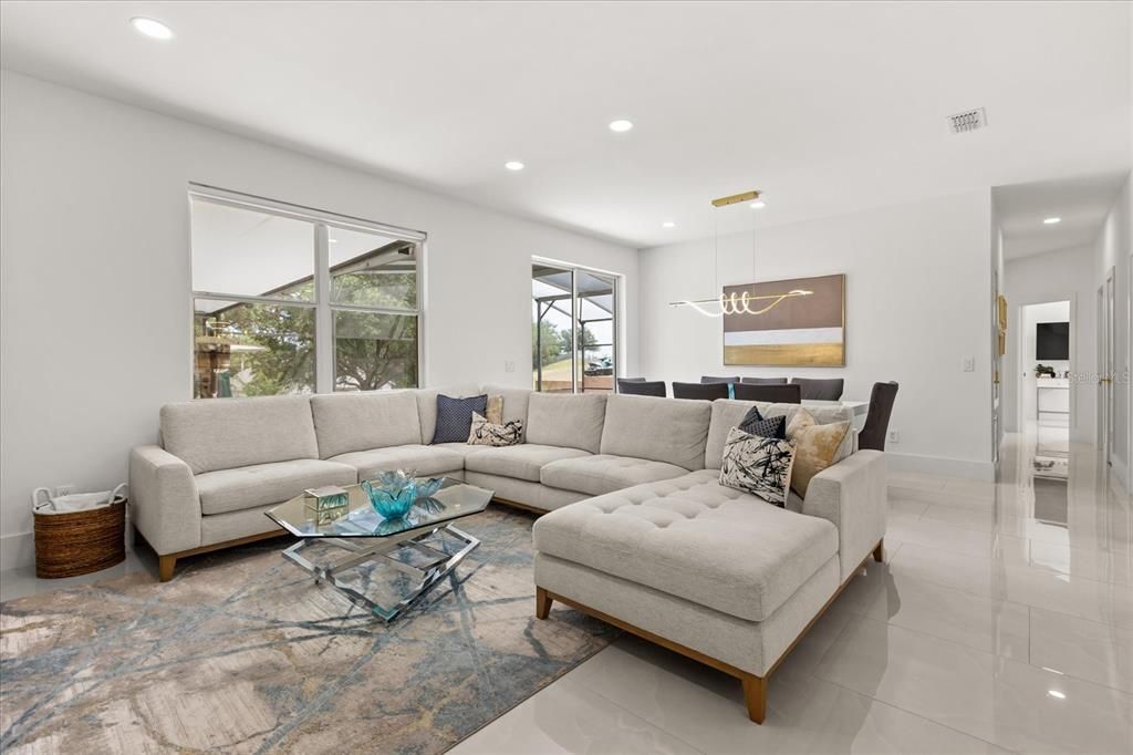 En Venta: $679,000 (4 camas, 4 baños, 2134 Pies cuadrados)