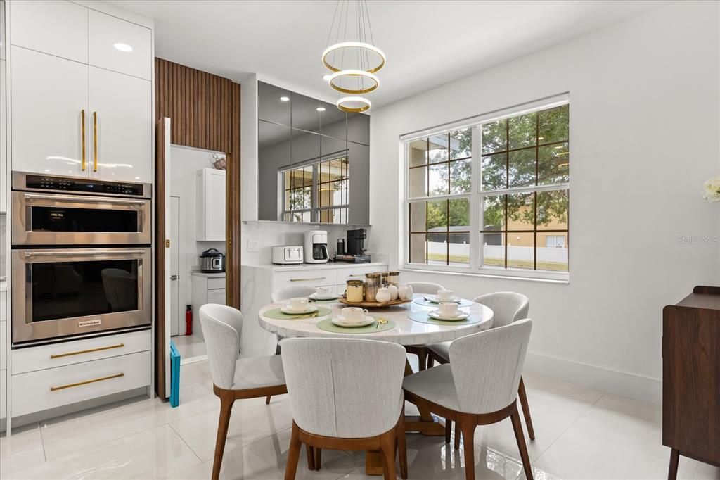 En Venta: $679,000 (4 camas, 4 baños, 2134 Pies cuadrados)