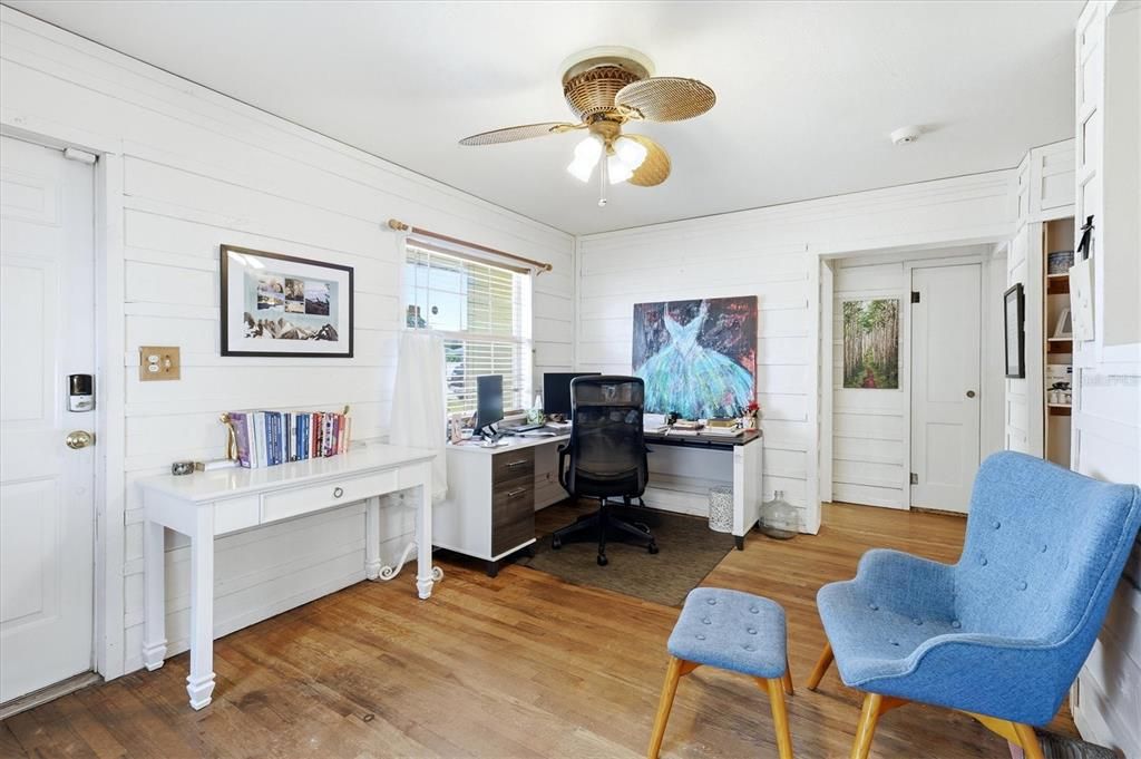 Active With Contract: $387,500 (3 beds, 2 baths, 1466 Square Feet)