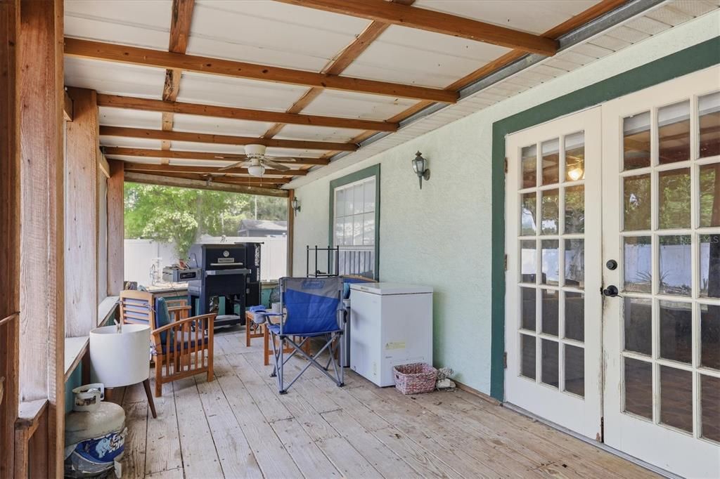 Active With Contract: $387,500 (3 beds, 2 baths, 1466 Square Feet)