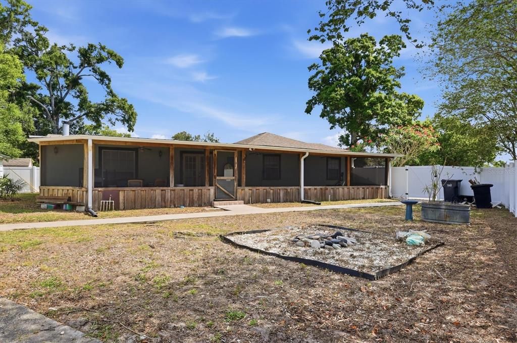 Active With Contract: $387,500 (3 beds, 2 baths, 1466 Square Feet)