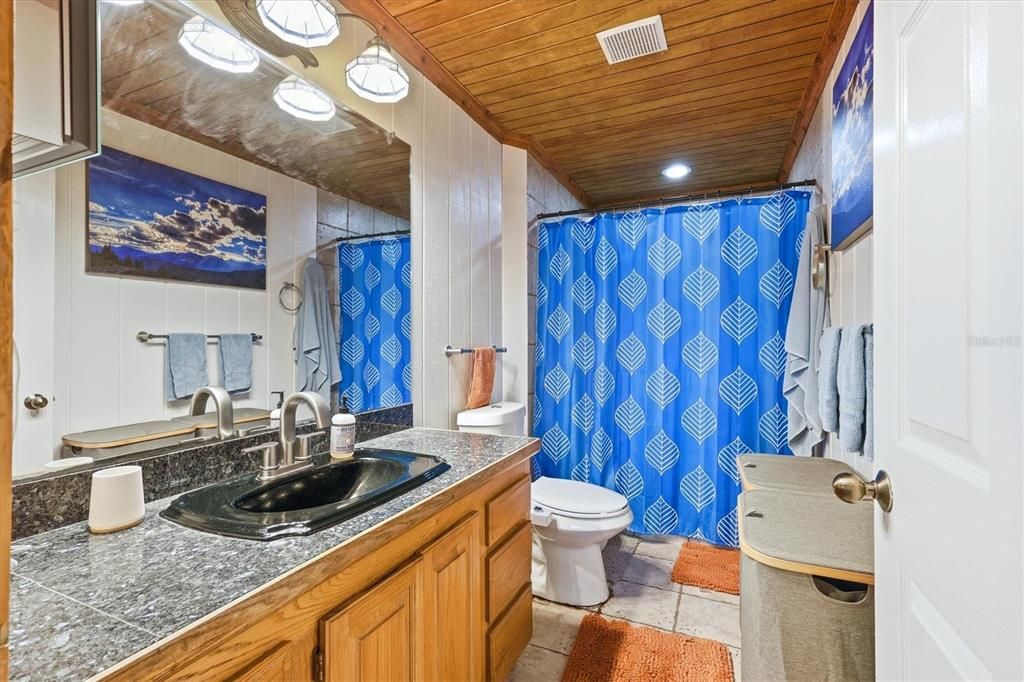 Active With Contract: $387,500 (3 beds, 2 baths, 1466 Square Feet)