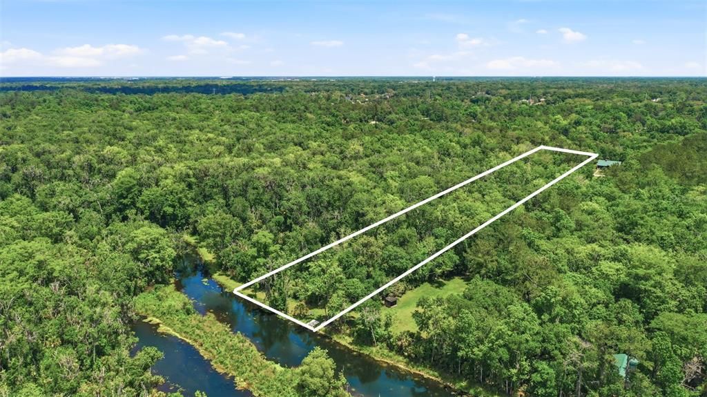 На продажу: $1,350,000 (9.77 acres)