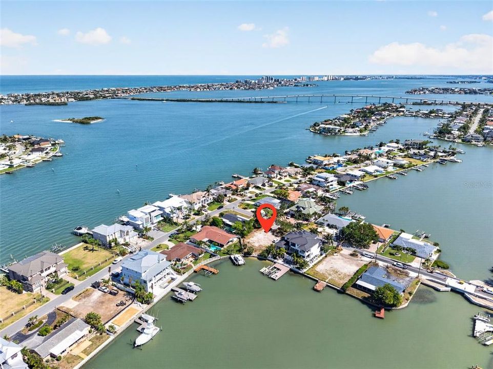 En Venta: $749,000 (0.15 acres)