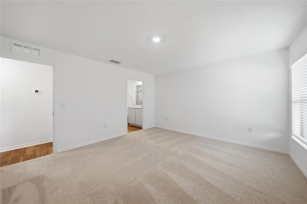 Activo con contrato: $289,900 (3 camas, 2 baños, 1461 Pies cuadrados)