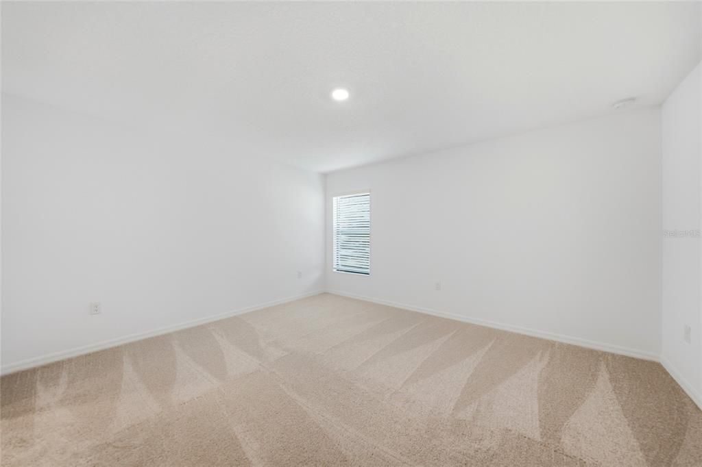 Activo con contrato: $289,900 (3 camas, 2 baños, 1461 Pies cuadrados)