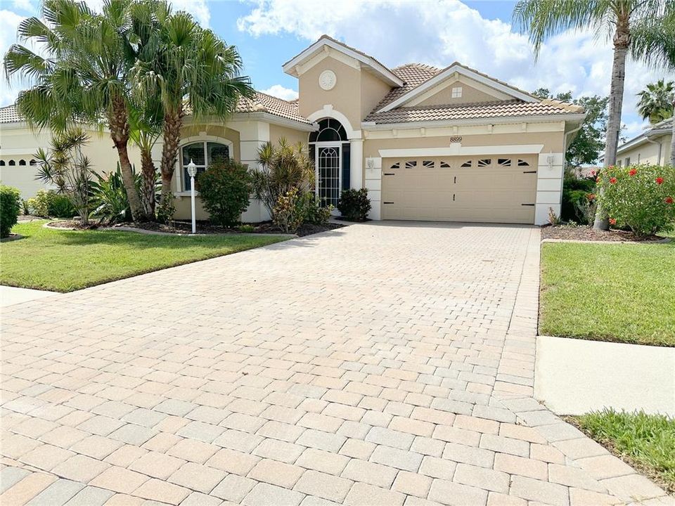 Recently Rented: $2,400 (4 beds, 3 baths, 2236 Square Feet)