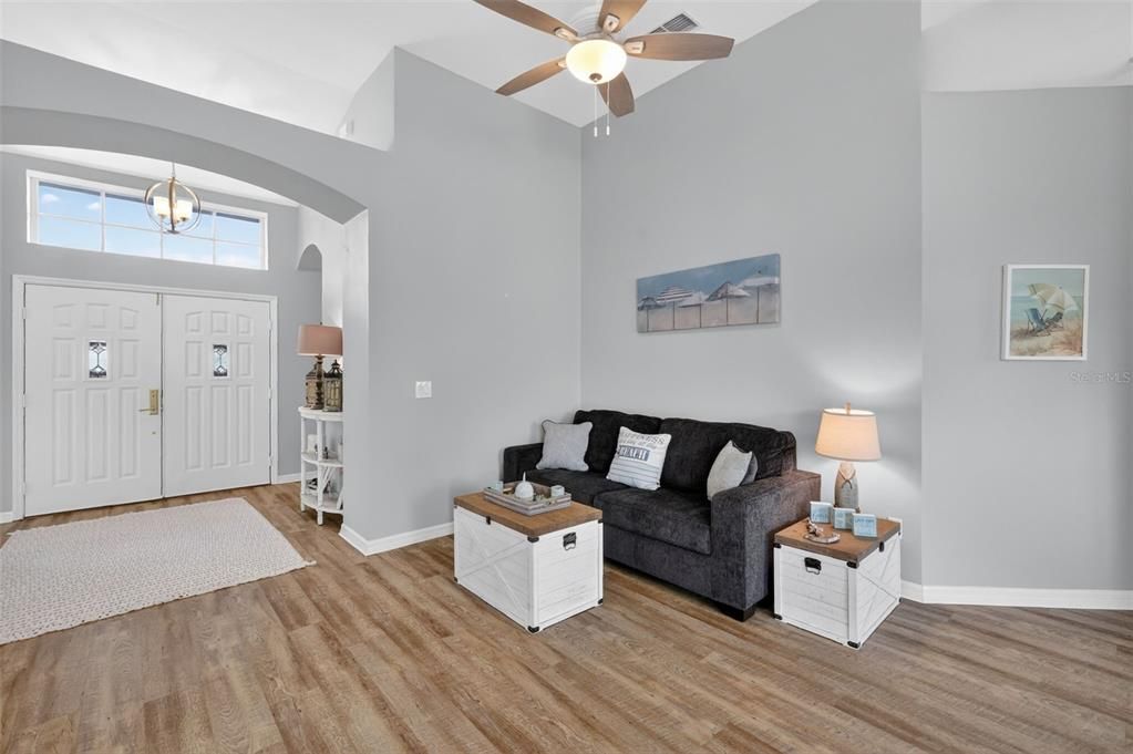 En Venta: $465,000 (3 camas, 2 baños, 2016 Pies cuadrados)
