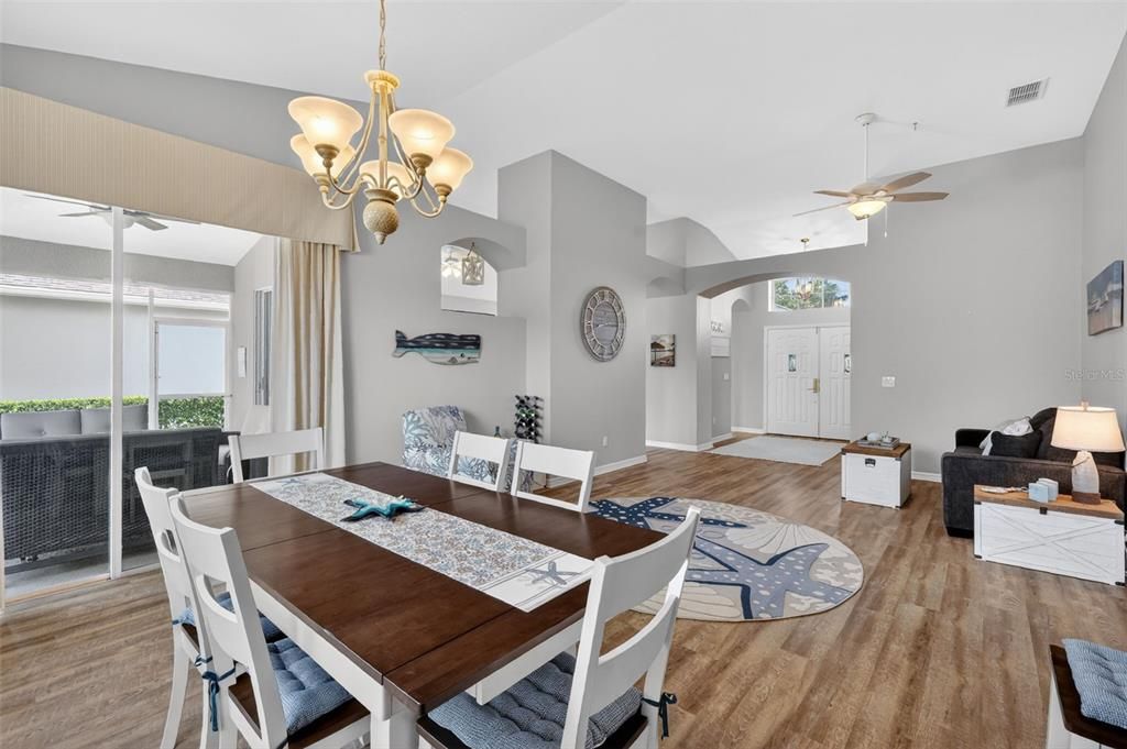 En Venta: $465,000 (3 camas, 2 baños, 2016 Pies cuadrados)