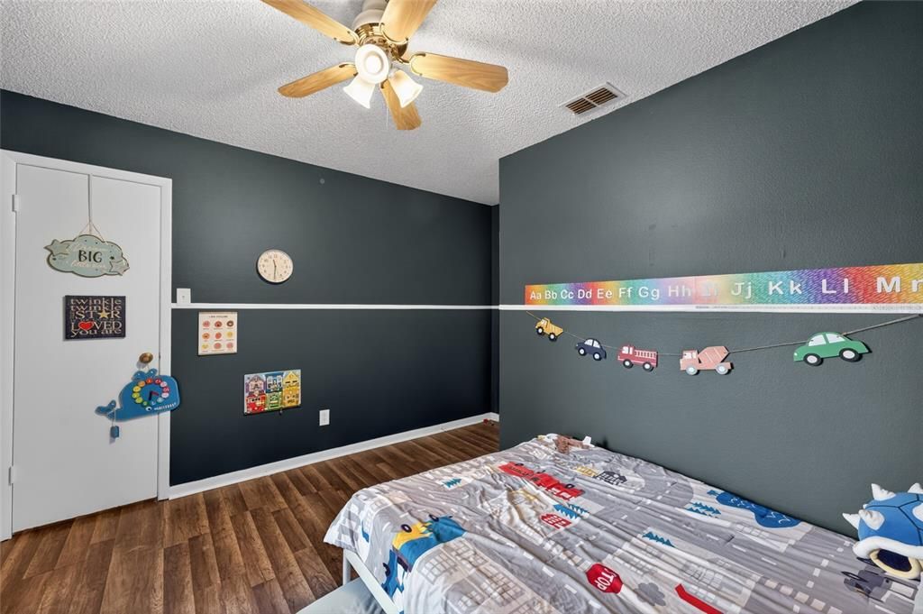 Active With Contract: $350,000 (3 beds, 2 baths, 1584 Square Feet)