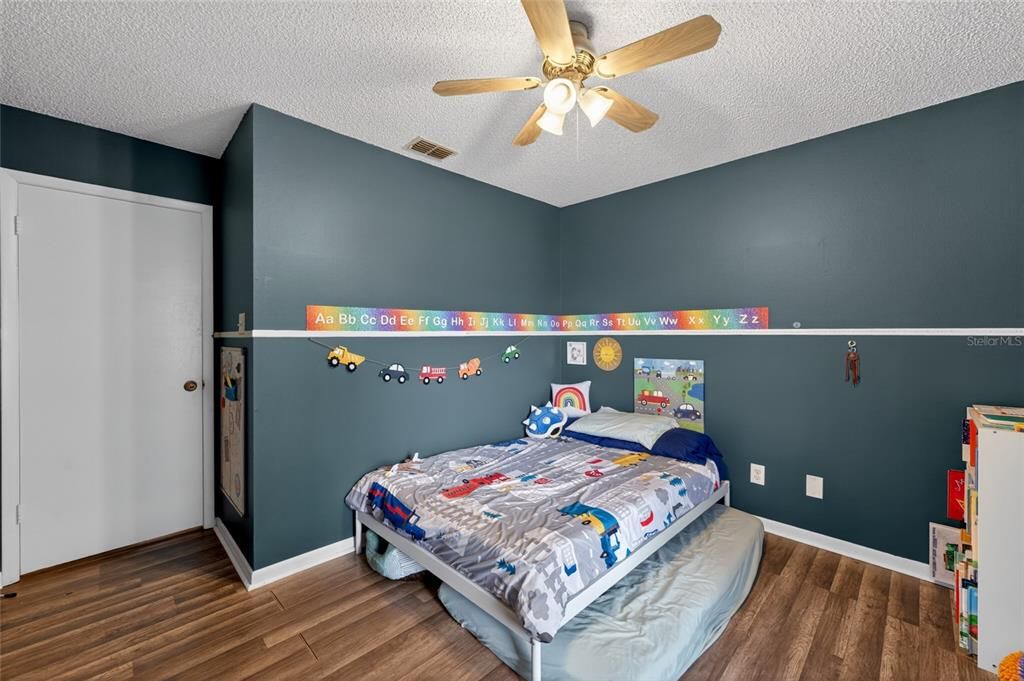 Active With Contract: $350,000 (3 beds, 2 baths, 1584 Square Feet)