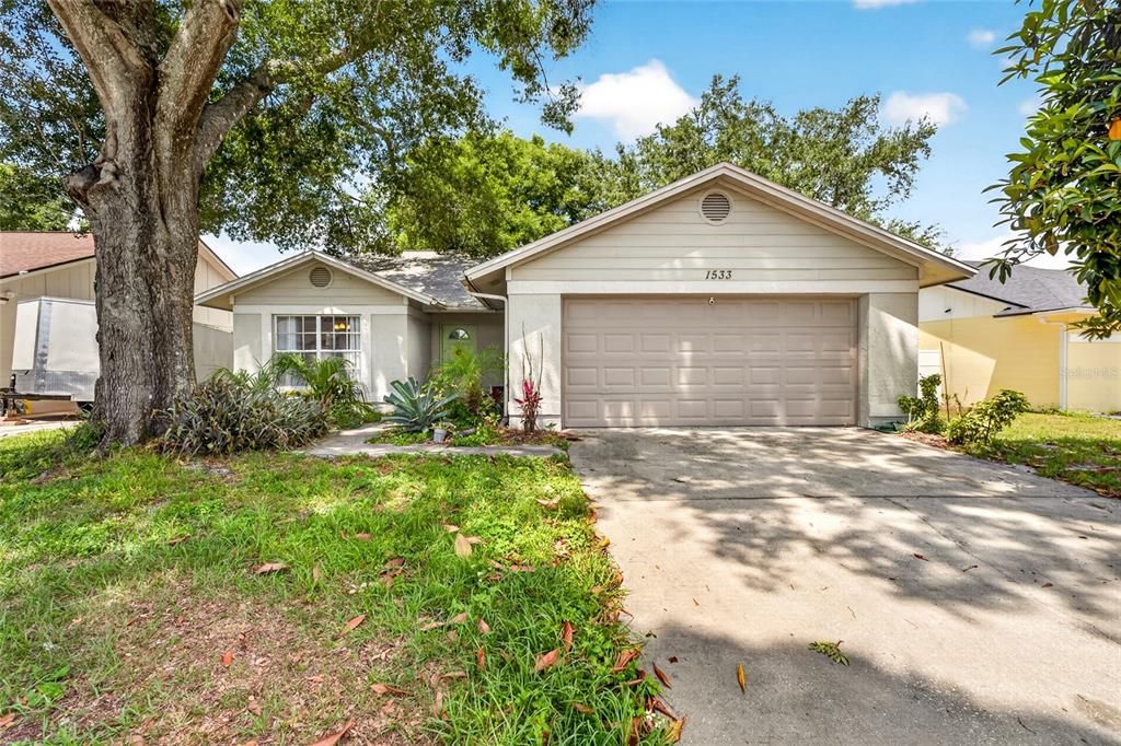 Active With Contract: $350,000 (3 beds, 2 baths, 1584 Square Feet)