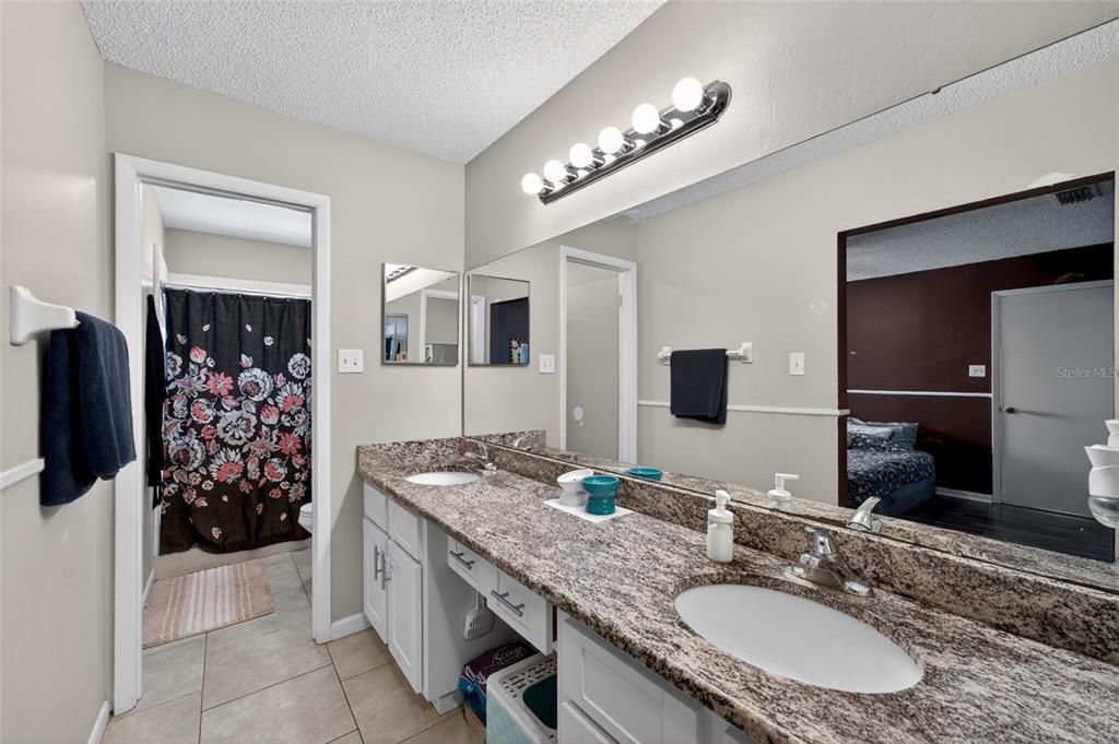 Active With Contract: $350,000 (3 beds, 2 baths, 1584 Square Feet)