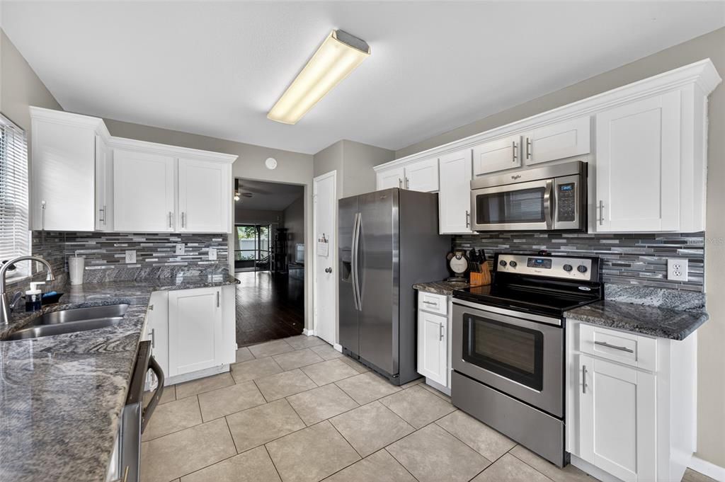 Active With Contract: $350,000 (3 beds, 2 baths, 1584 Square Feet)