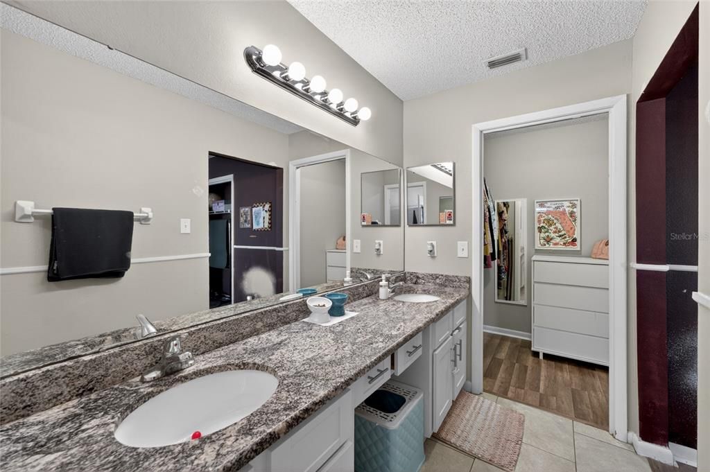 Active With Contract: $350,000 (3 beds, 2 baths, 1584 Square Feet)