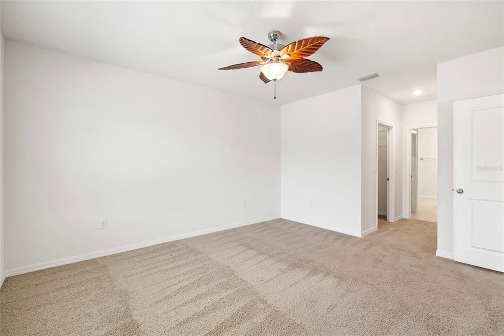 Activo con contrato: $350,000 (3 camas, 2 baños, 1690 Pies cuadrados)