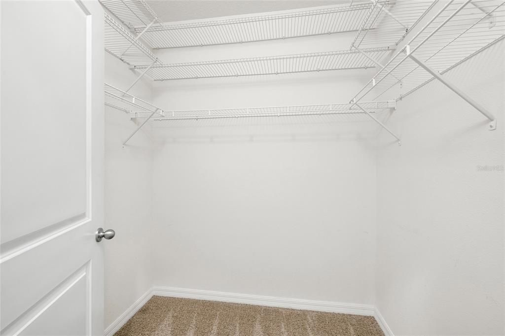 Activo con contrato: $350,000 (3 camas, 2 baños, 1690 Pies cuadrados)