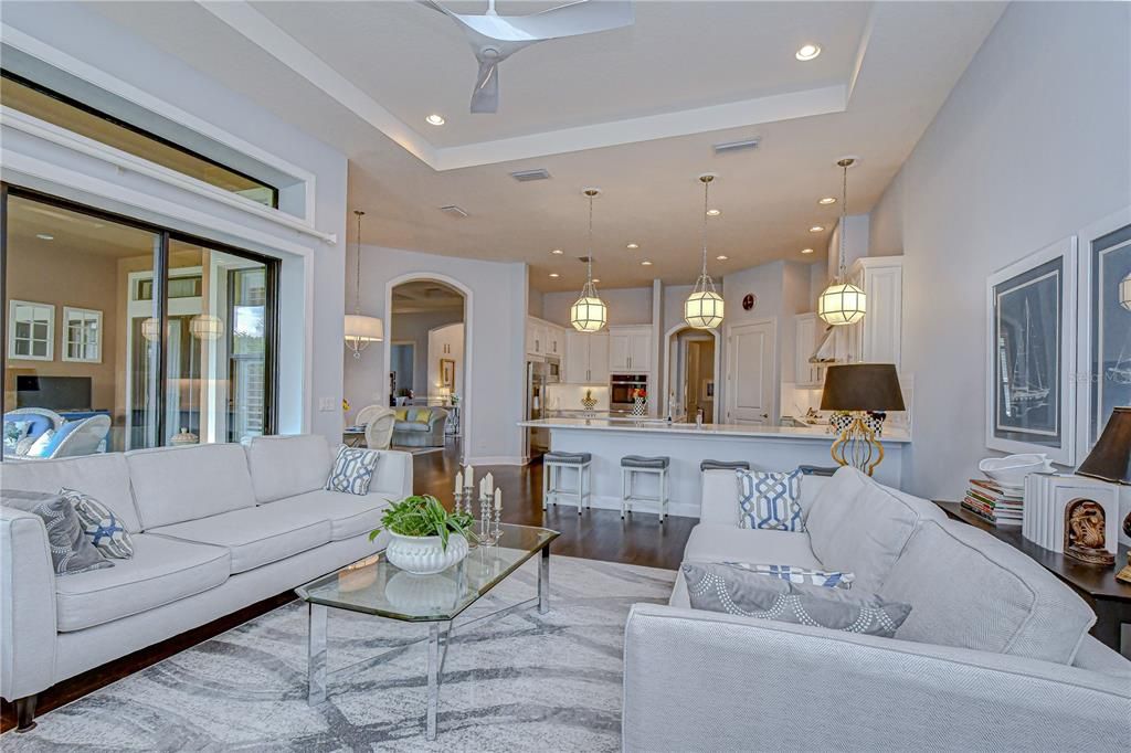 En Venta: $1,225,000 (5 camas, 3 baños, 3391 Pies cuadrados)
