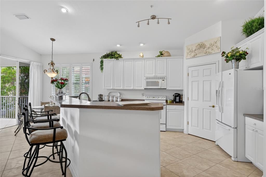 For Sale: $469,000 (3 beds, 2 baths, 2255 Square Feet)
