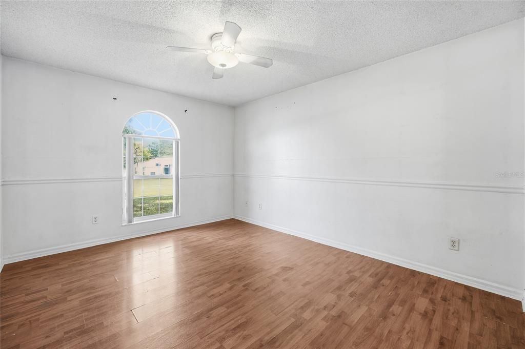 Active With Contract: $210,000 (3 beds, 2 baths, 1966 Square Feet)