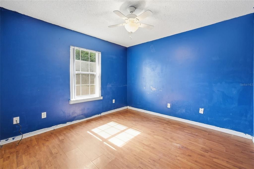Active With Contract: $210,000 (3 beds, 2 baths, 1966 Square Feet)