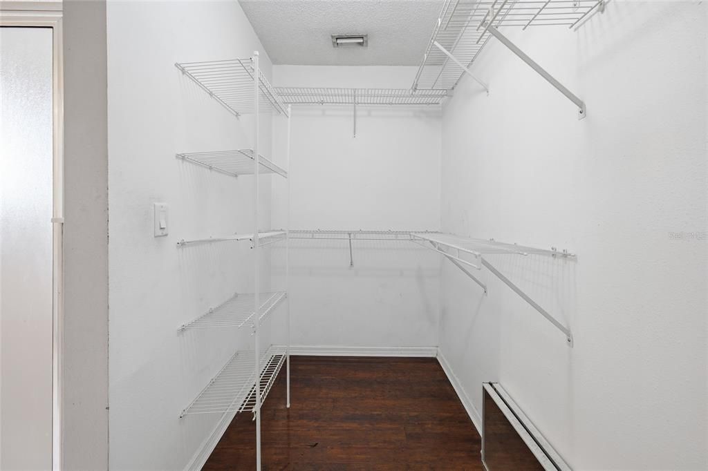Active With Contract: $210,000 (3 beds, 2 baths, 1966 Square Feet)