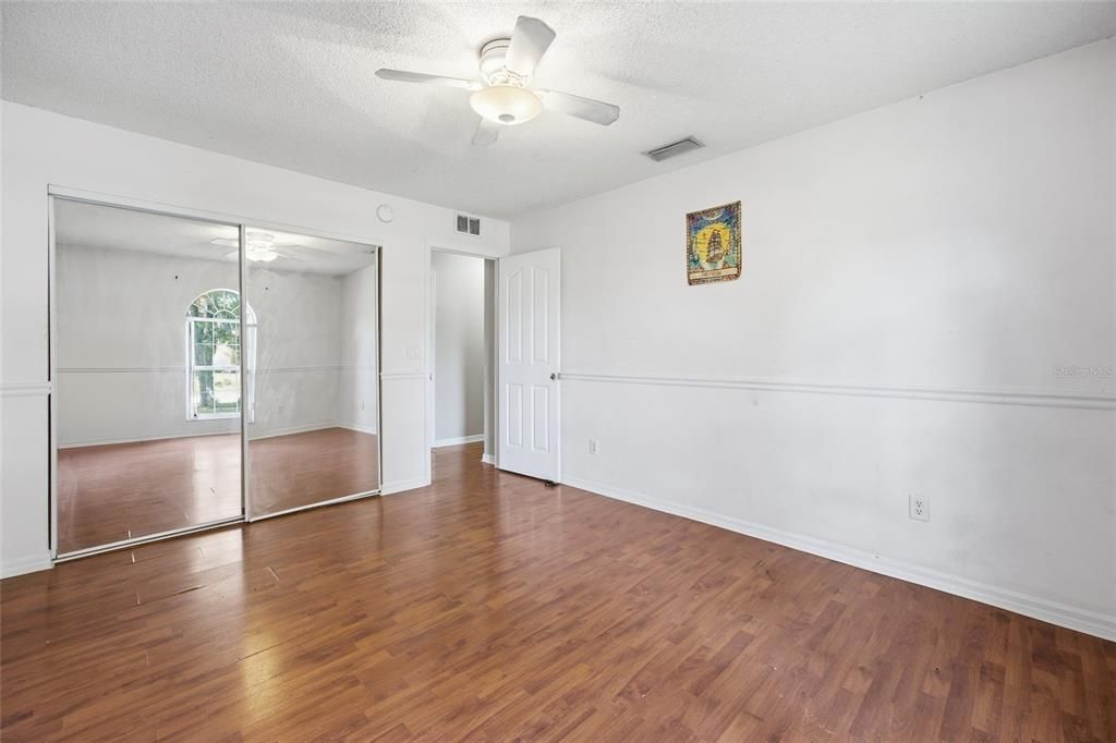 Active With Contract: $210,000 (3 beds, 2 baths, 1966 Square Feet)