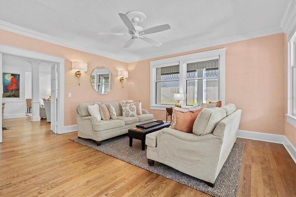 For Sale: $1,095,000 (4 beds, 5 baths, 2810 Square Feet)