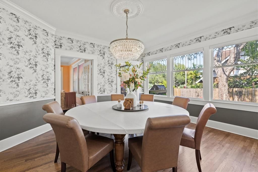 For Sale: $1,095,000 (4 beds, 5 baths, 2810 Square Feet)