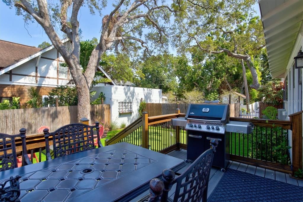 For Sale: $1,095,000 (4 beds, 5 baths, 2810 Square Feet)