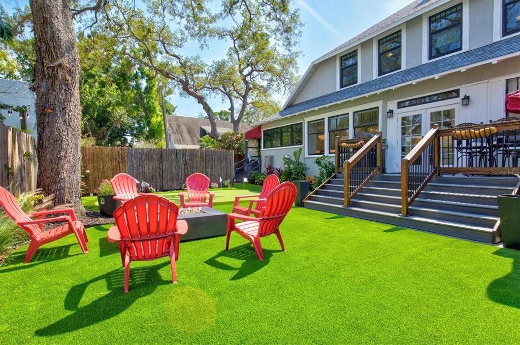 For Sale: $1,095,000 (4 beds, 5 baths, 2810 Square Feet)