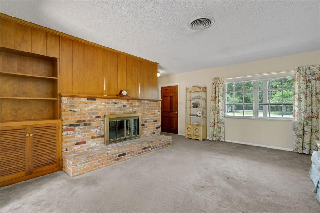 For Sale: $649,000 (5 beds, 3 baths, 3326 Square Feet)