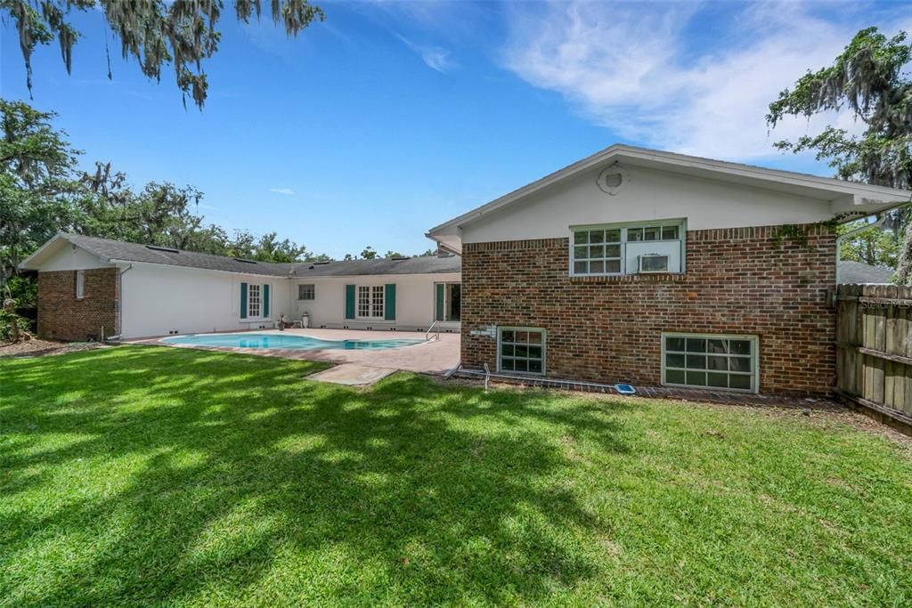 For Sale: $649,000 (5 beds, 3 baths, 3326 Square Feet)