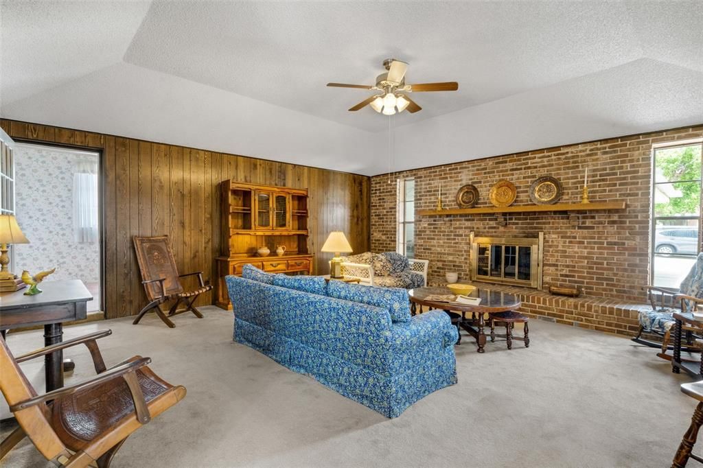 For Sale: $649,000 (5 beds, 3 baths, 3326 Square Feet)