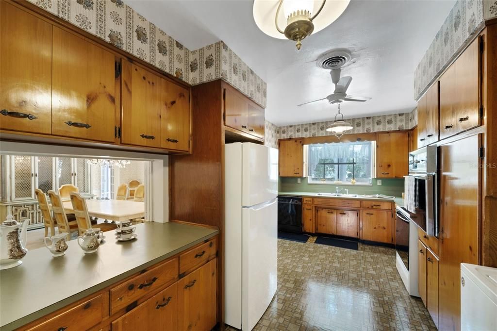 For Sale: $649,000 (5 beds, 3 baths, 3326 Square Feet)