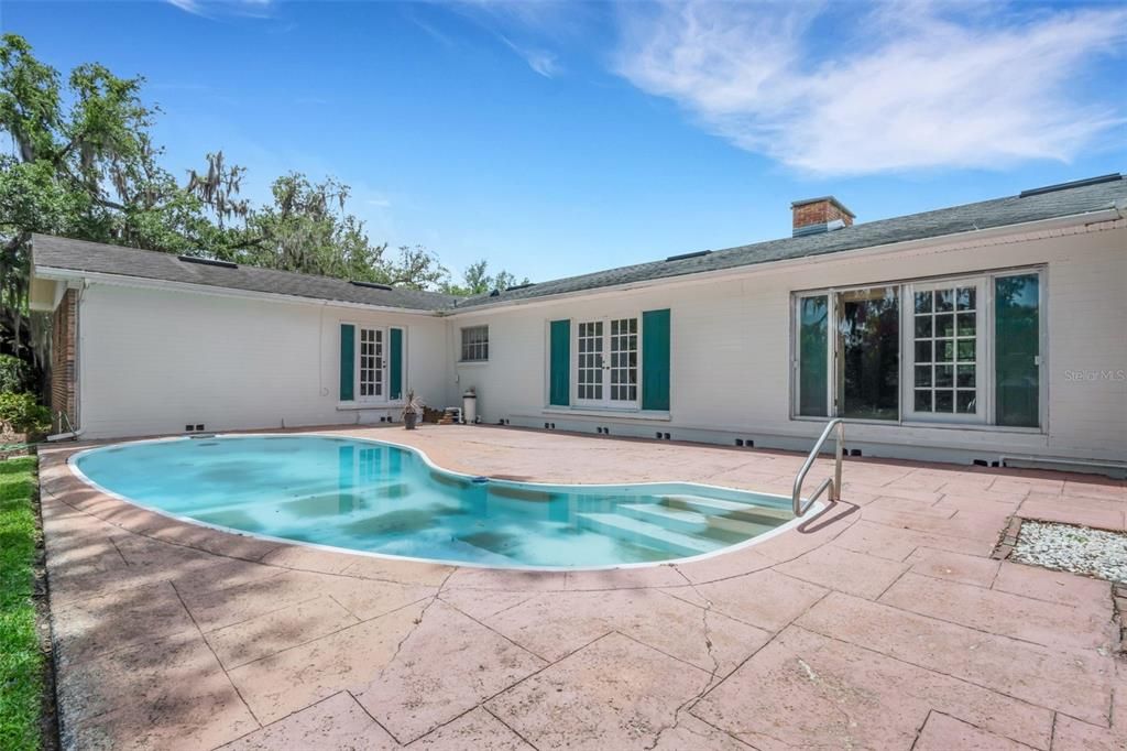 For Sale: $649,000 (5 beds, 3 baths, 3326 Square Feet)