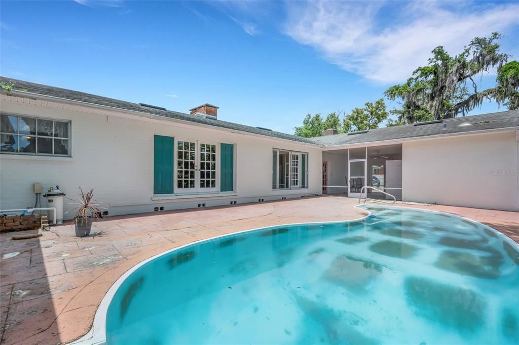 For Sale: $649,000 (5 beds, 3 baths, 3326 Square Feet)
