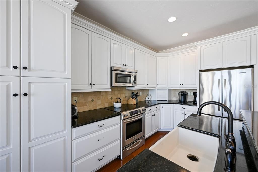 For Sale: $5,250,000 (8 beds, 0 baths, 5356 Square Feet)