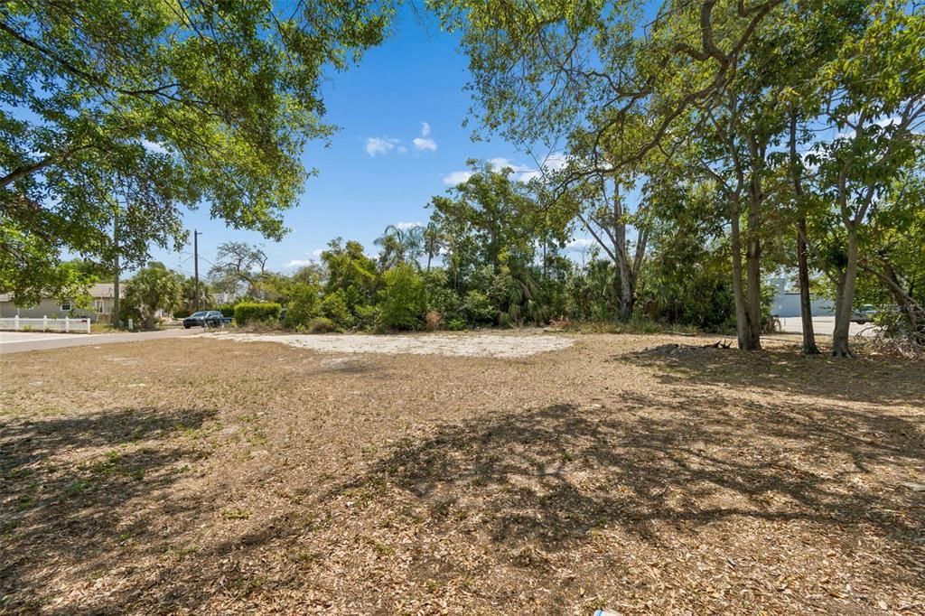 For Sale: $650,000 (0.28 acres)